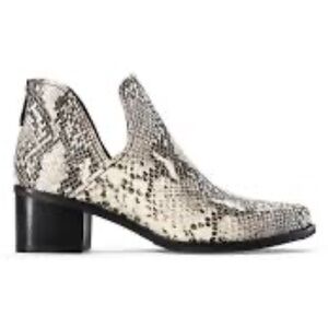 ⚫️BLONDO WATERPROOF SNAKESKIN ANKLE BOOTS⚫️